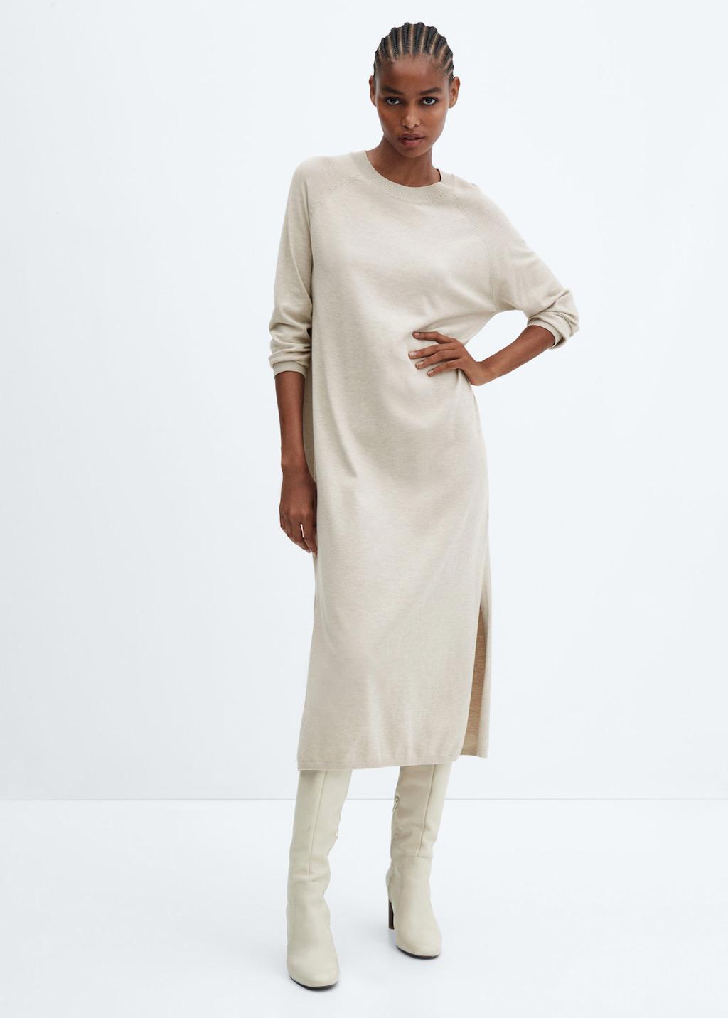 Long-sleeved knit dress with round neck