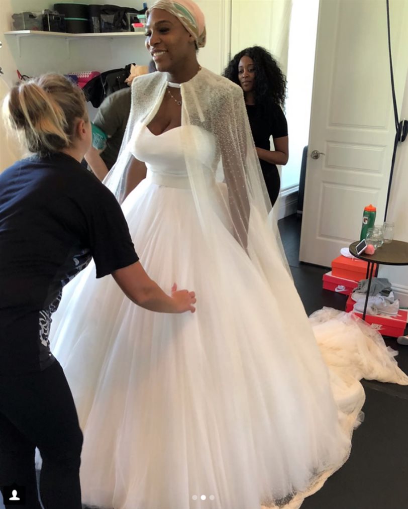 Las fotos nunca vistas del traje de novia de Serena Williams por McQueen