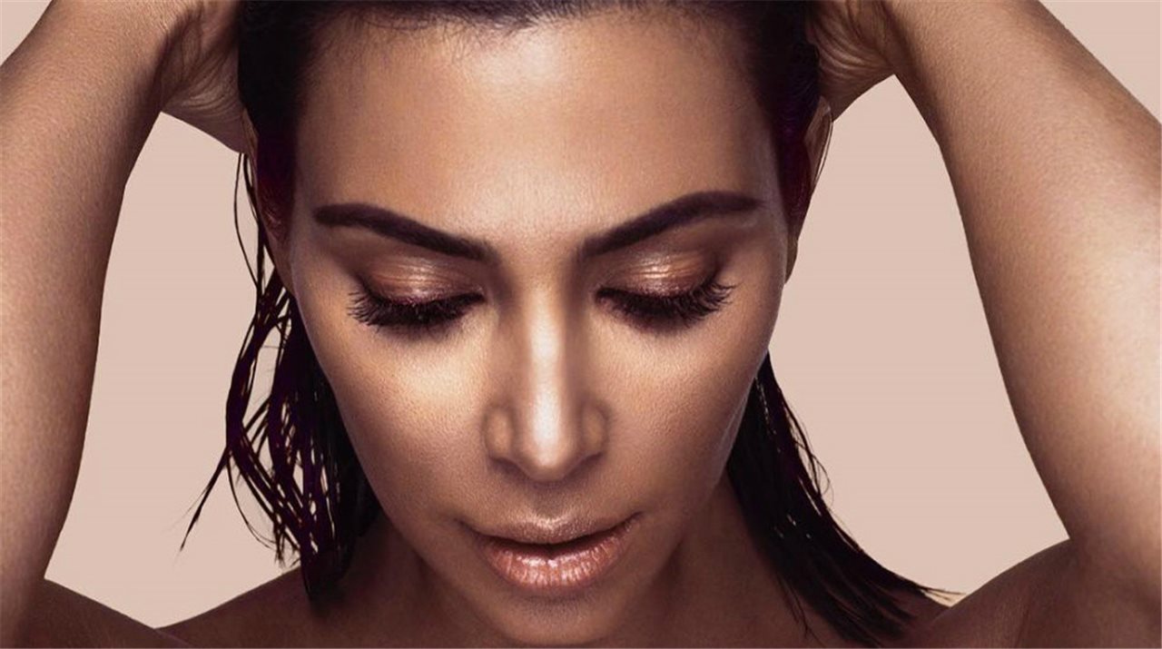 Consigue la piel brillante de Kim Kardashian por 10,50 euros