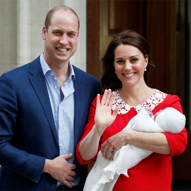 Los duques de Cambridge presentan a su bebé en sociedad
