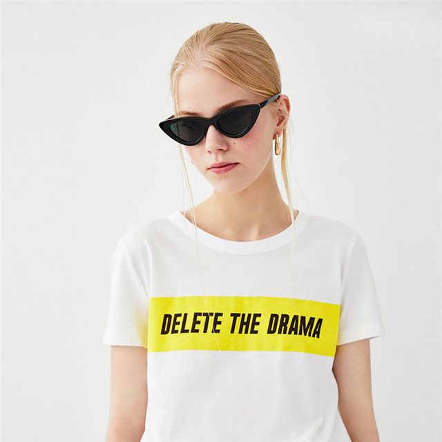 La camiseta blanca viral de Zara con mensaje 'Delete The Drama'