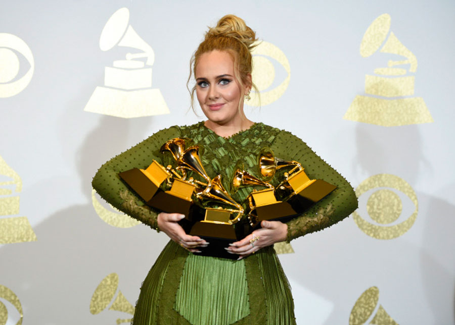 Adele-cuanto-gana