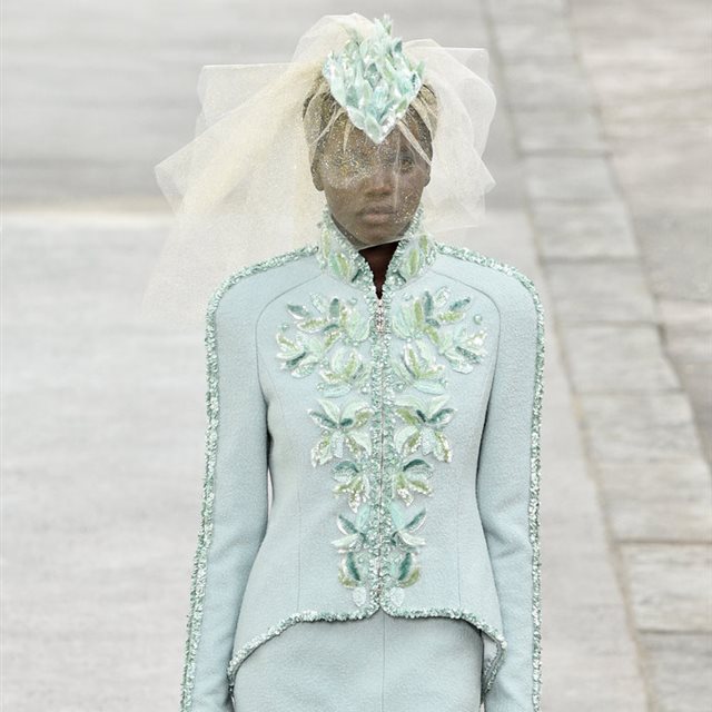 El significado de la novia negra del desfile de Alta Costura de Chanel