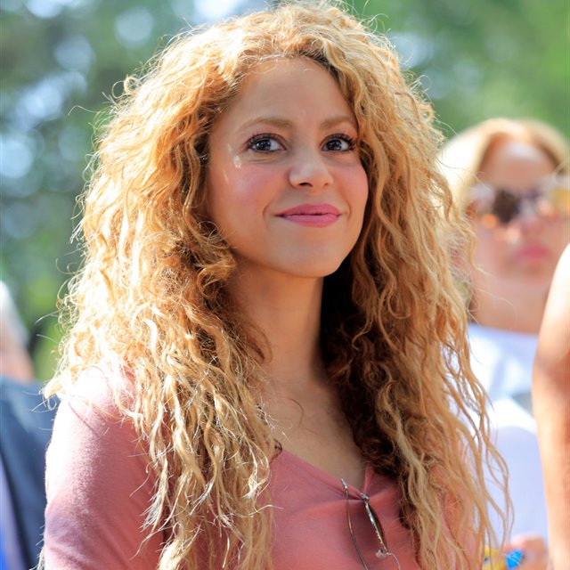 Shakira Pelo rizado portada