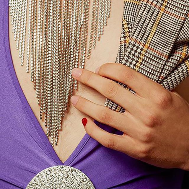 La nueva manicura del desfile de Gucci se lleva en un solo dedo