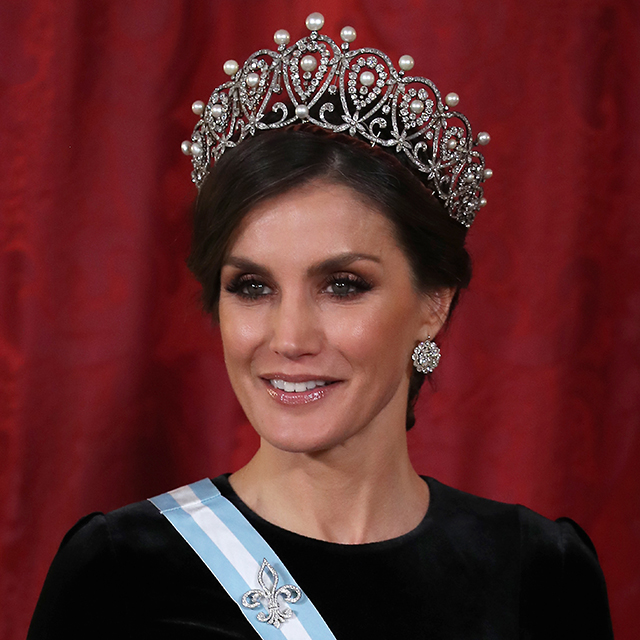Letizia Ortiz estrena al fin la espectacular tiara rusa del joyero real