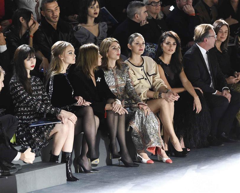 Front Row desfile Chanel