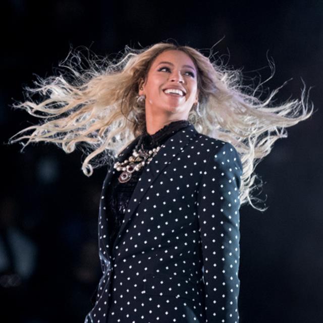 Beyoncé tiene el bolso rebajado español que transforma cualquier look