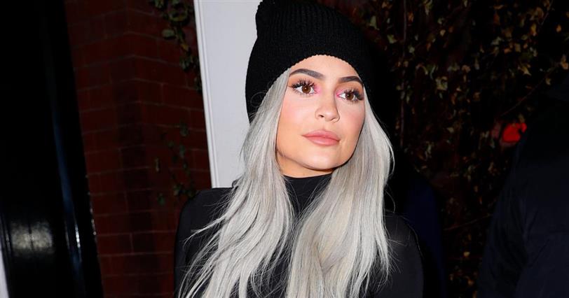 Kylie Jenner cambia de color de pelo