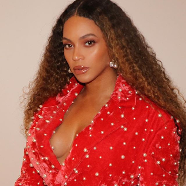 Beyoncé arrasa en Instagram con un look de una firma española