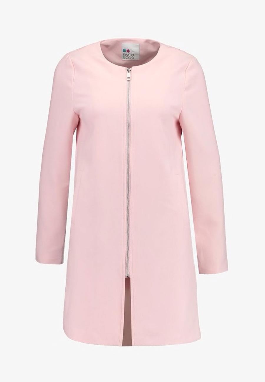 Abrigo rosa: tendencia de moda 2019