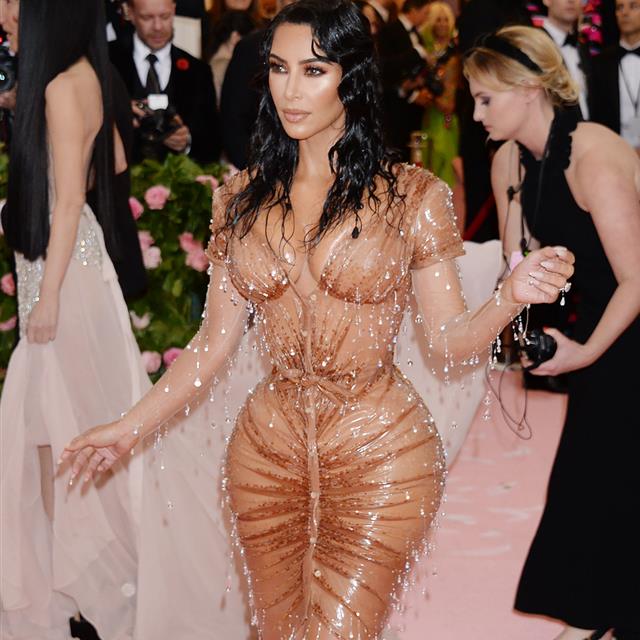¿Ha ido Kim Kardashian 'mojada' a la Gala Met 2019?