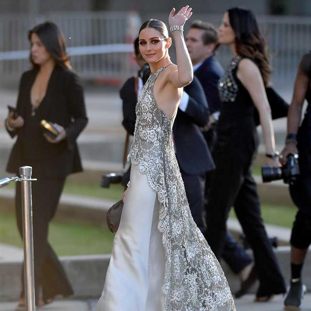 Zara ha calcado el look de Valentino más elegante de Olivia Palermo