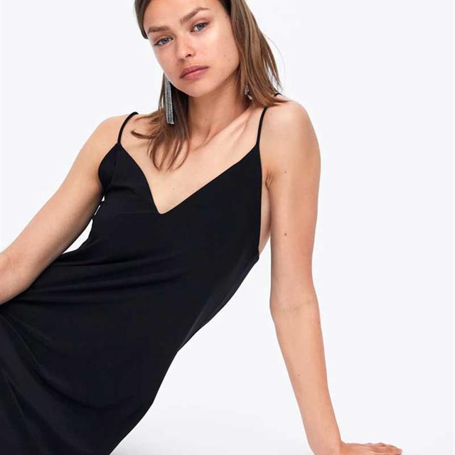 Este vestido de invitada de Zara es tan barato que no vas a esperar a las rebajas
