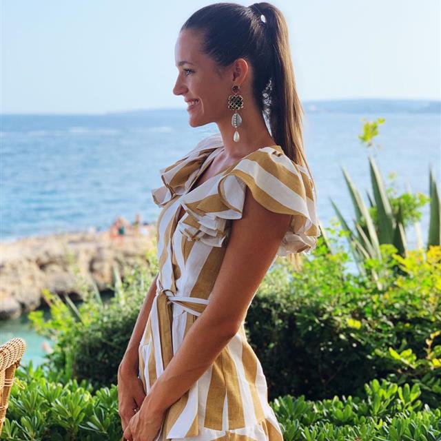 Malena Costa lleva el total look de Uterqüe que reúne TODAS las tendencias del verano 2019