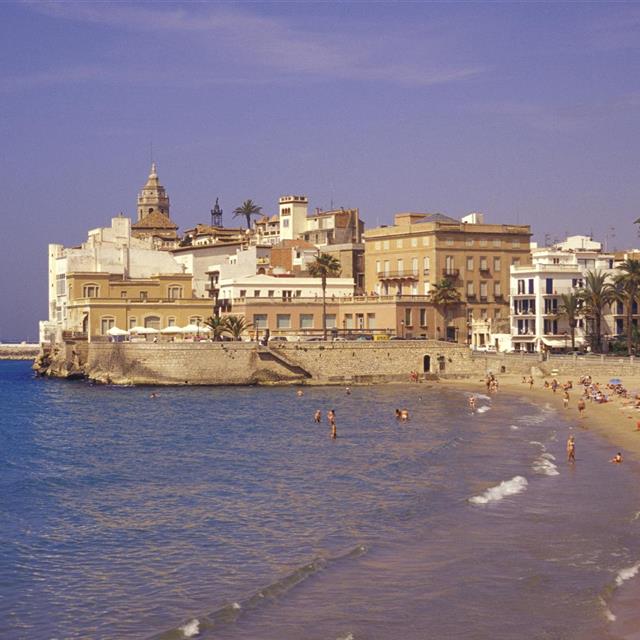 7 experiencias en Sitges que te harán enamorarte de esta maravilla mediterránea