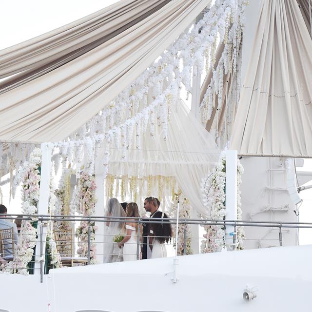 Heidi Klum y Tom Kaulitz, descalzos y de blanco, se casan (OTRA VEZ) en el yate de los Onassis en Capri