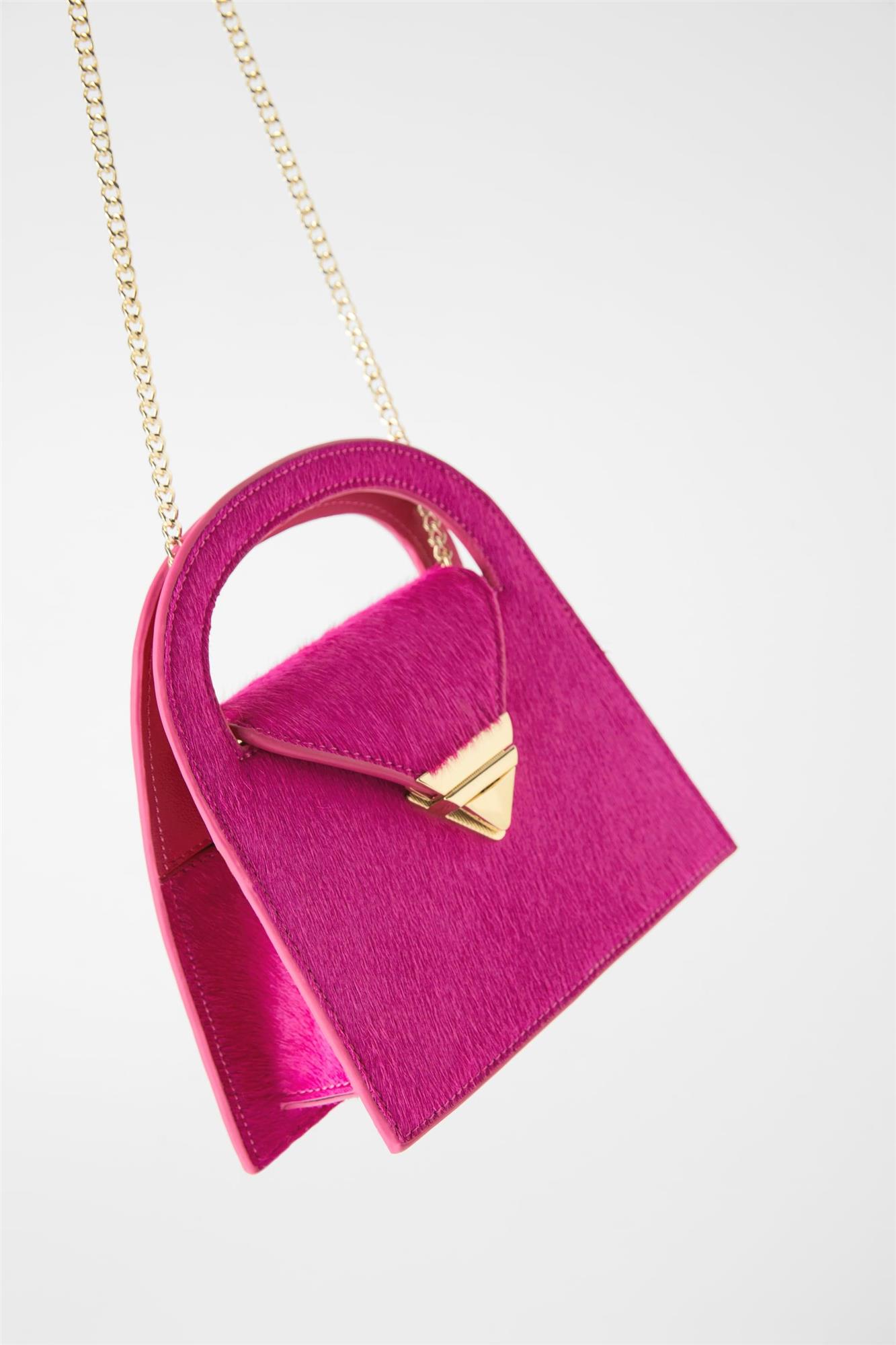 Bolso XS en color fucsia de Zara
