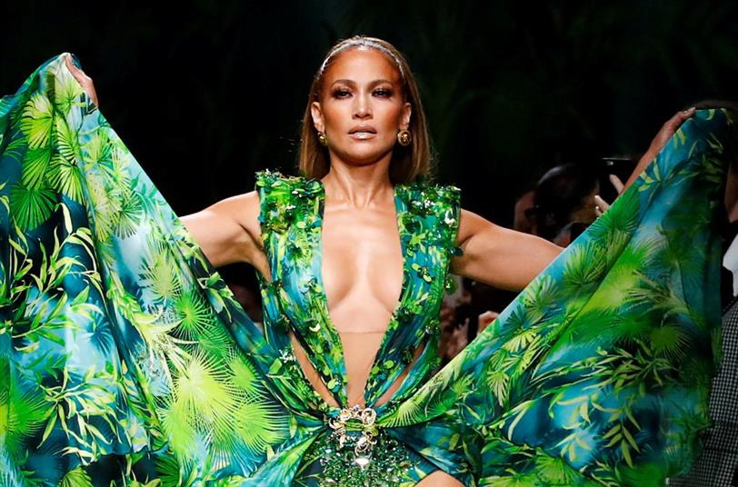 Jennifer Lopez y su vestido de Versace