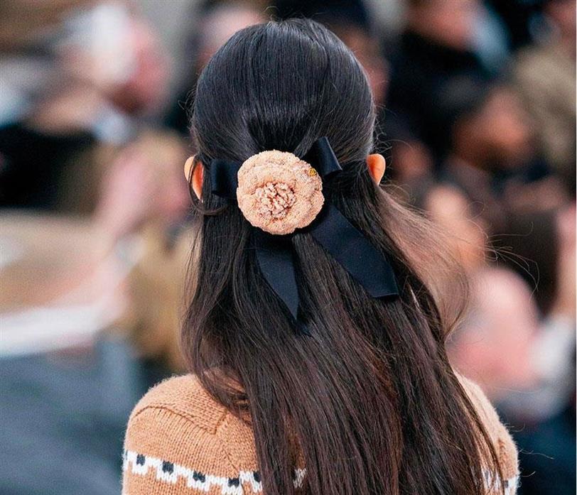 horquillas y accesorios para el pelo Mujer Accesorios de Diademas pinzas Broche De Pelo Con Lazo De Piel de Ferragamo de color Negro 