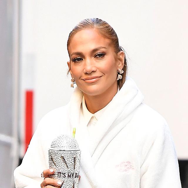 Jennifer Lopez rompe Instagram con sus abdominales de 50 años