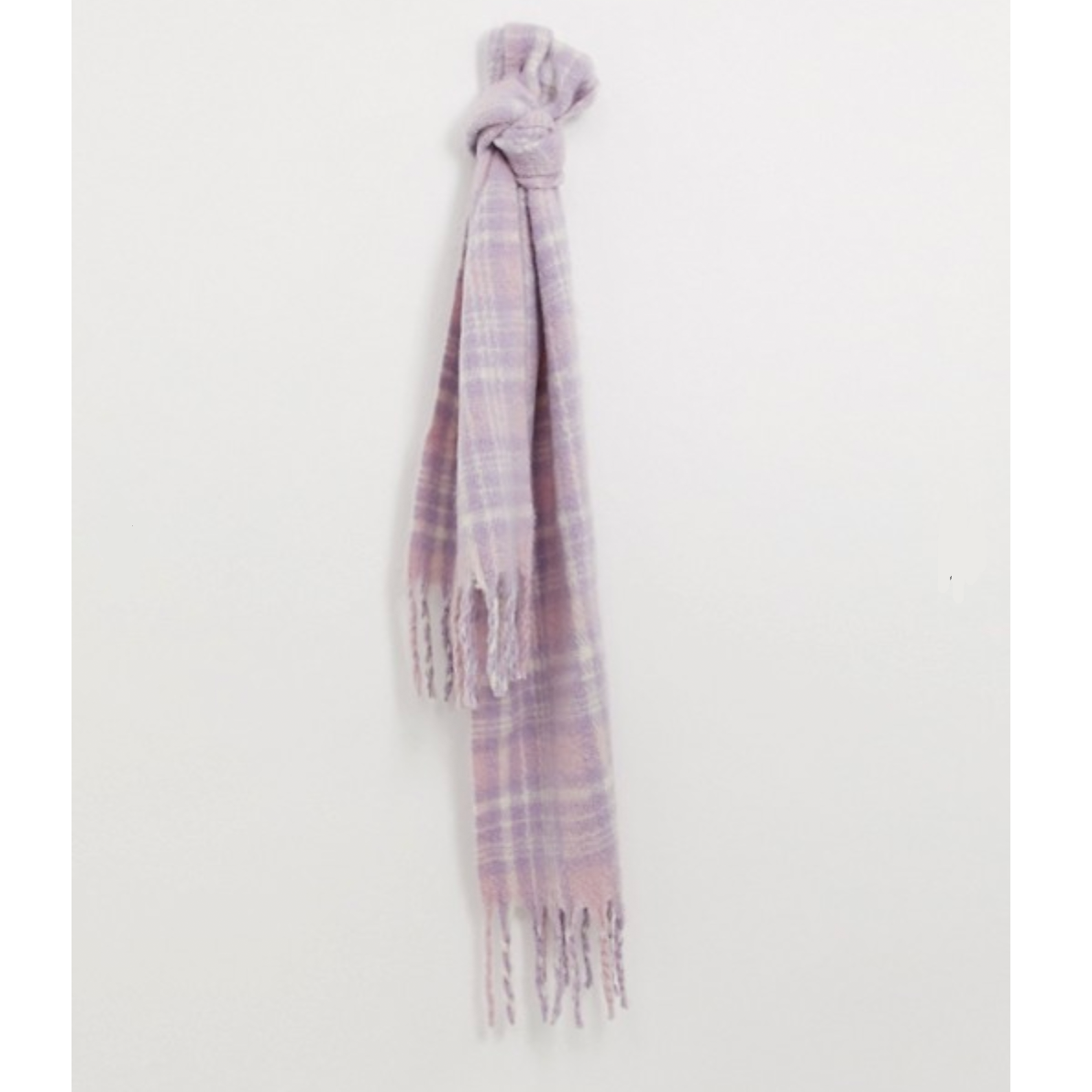 bufanda-asos-barata. Regalo de amigo invisible por menos de 30 euros: bufanda para invierno