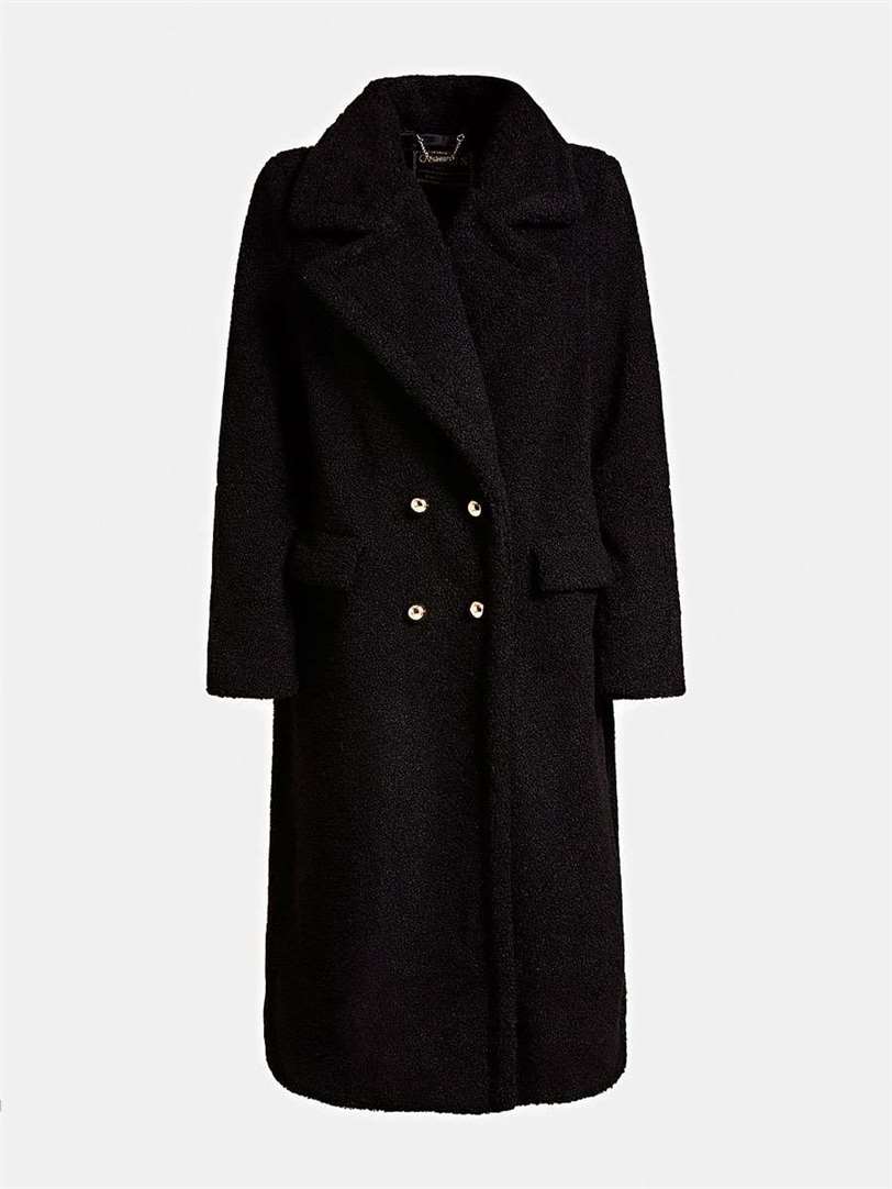 Maribel Verdú tiene el abrigo clásico que llevarás todos los días de invierno 