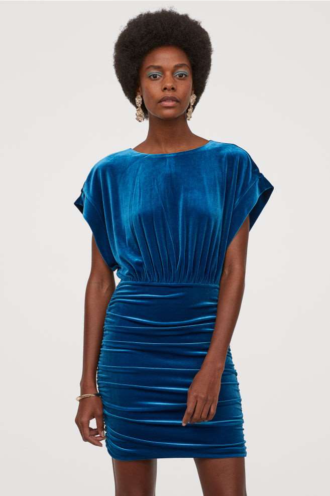 h m. Vestido de terciopelo azul, de H&M