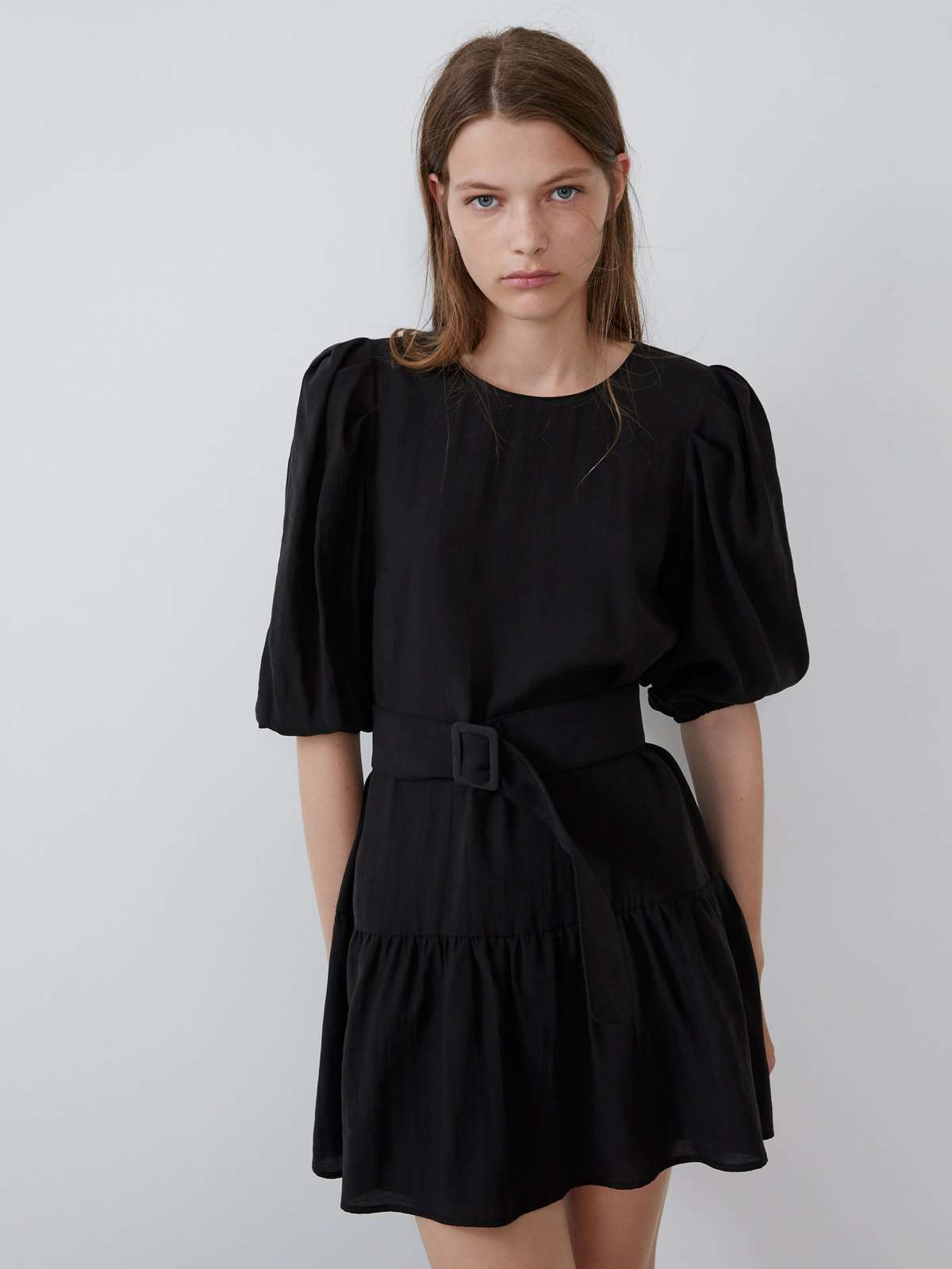 vestido-negro-rebajas-zara. Zara Special Prices: minivestido negro con cinturón