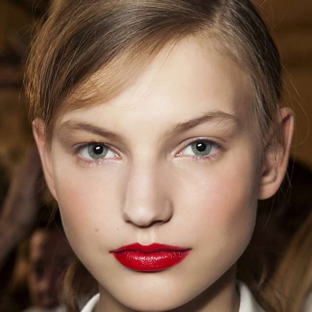 Los 4 básicos de maquillaje para conseguir un look parisino