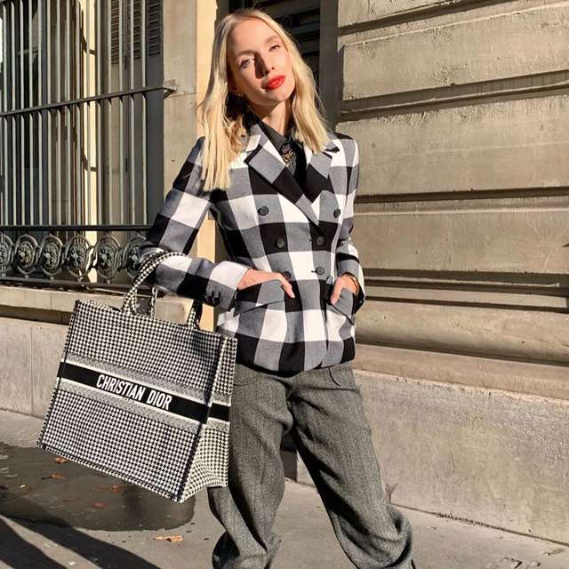 Mango tiene de nueva temporada el bolso de Dior más viral de Instagram