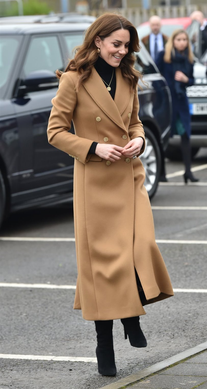 Kate Middleton abrigo camel