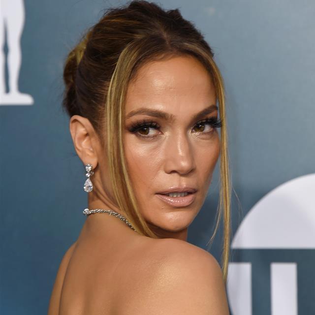 Jennifer Lopez estrena corte de pelo para su próximo 'show' con Shakira