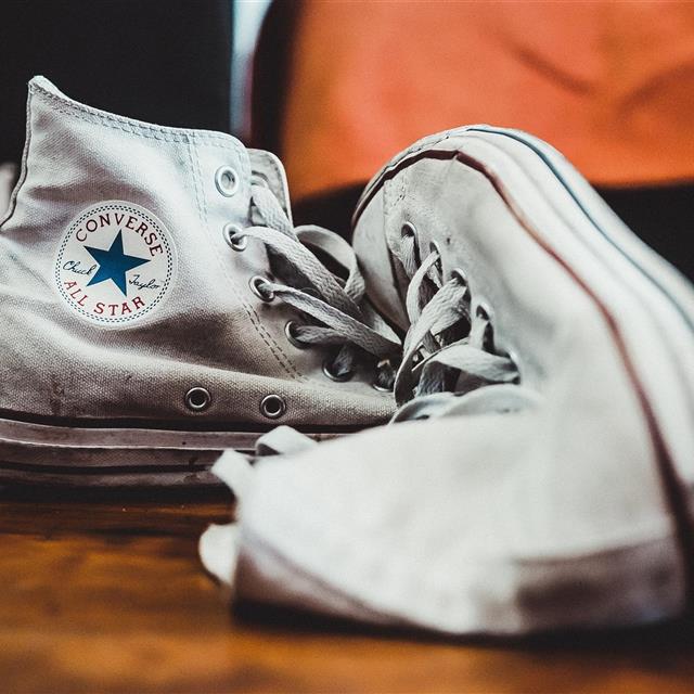 Los trucos definitivos para limpiar tus Converse blancas y que parezcan nuevas