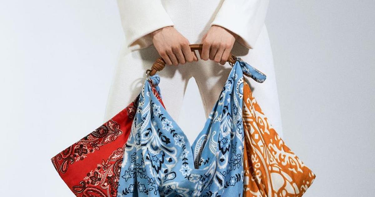 Zara Bolso de tela blanco-azul estampado a rayas look casual Bolsas Bolsos de tela 