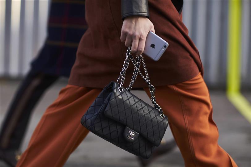 porcelain maintain Holdall Heidi Klum reivindica el bolso 2.55 de Chanel: un clásico que combina con  todo