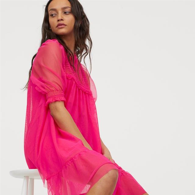 H&M tiene el vestido de invitada por menos de 10 € que llevarás a tu primer evento 'postcorona'