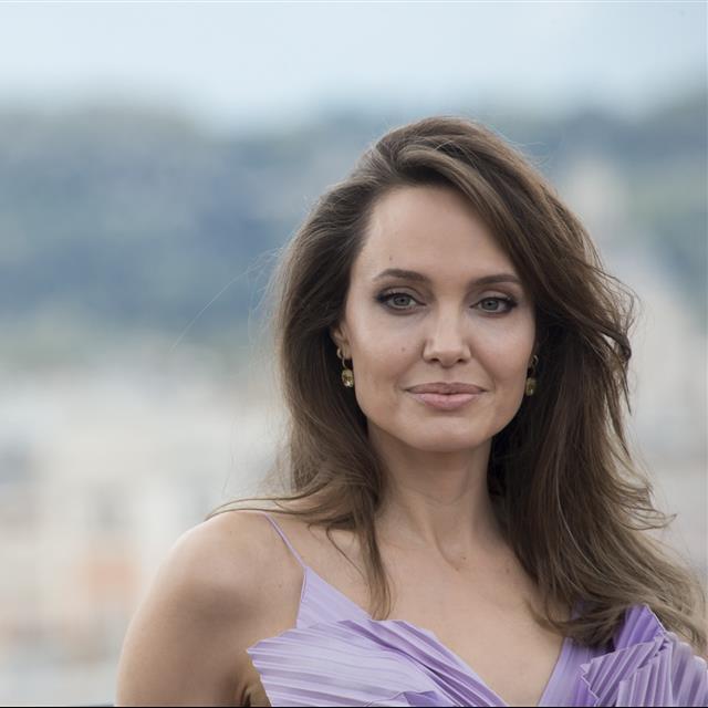 Angelina Jolie cuenta en directo cómo está viviendo el confinamiento con sus hijos