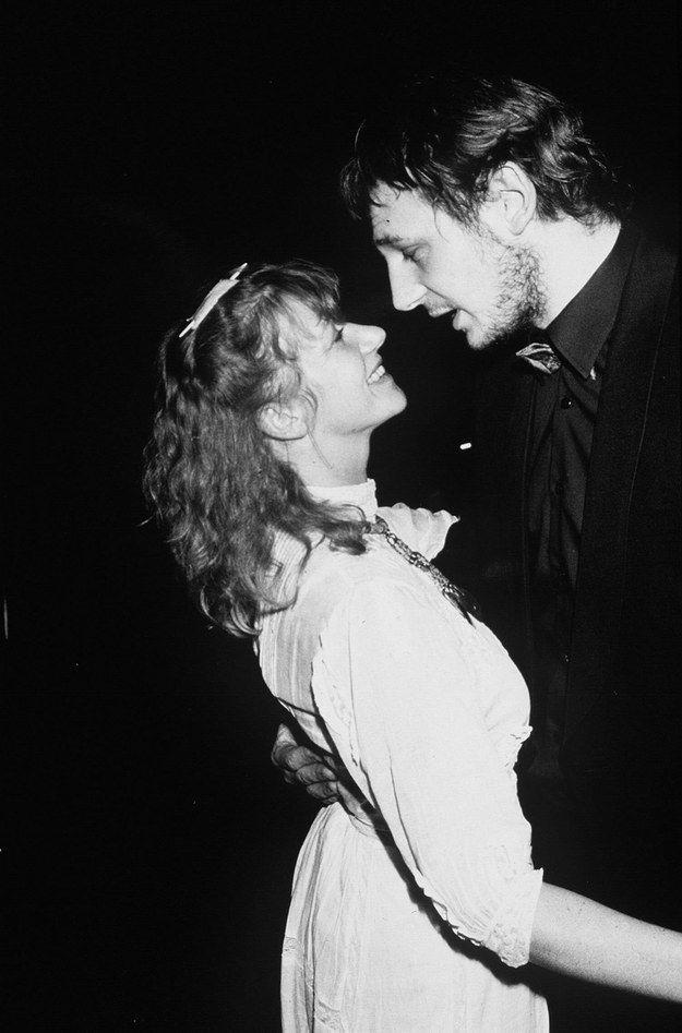 Helen Mirren y Liam Neeson en los 80