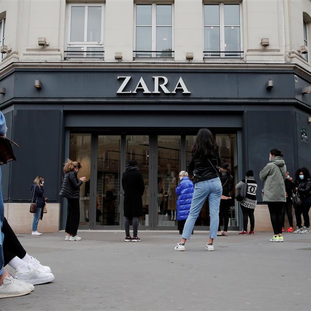 La reapertura de Zara en Francia desata la locura y problemas de seguridad