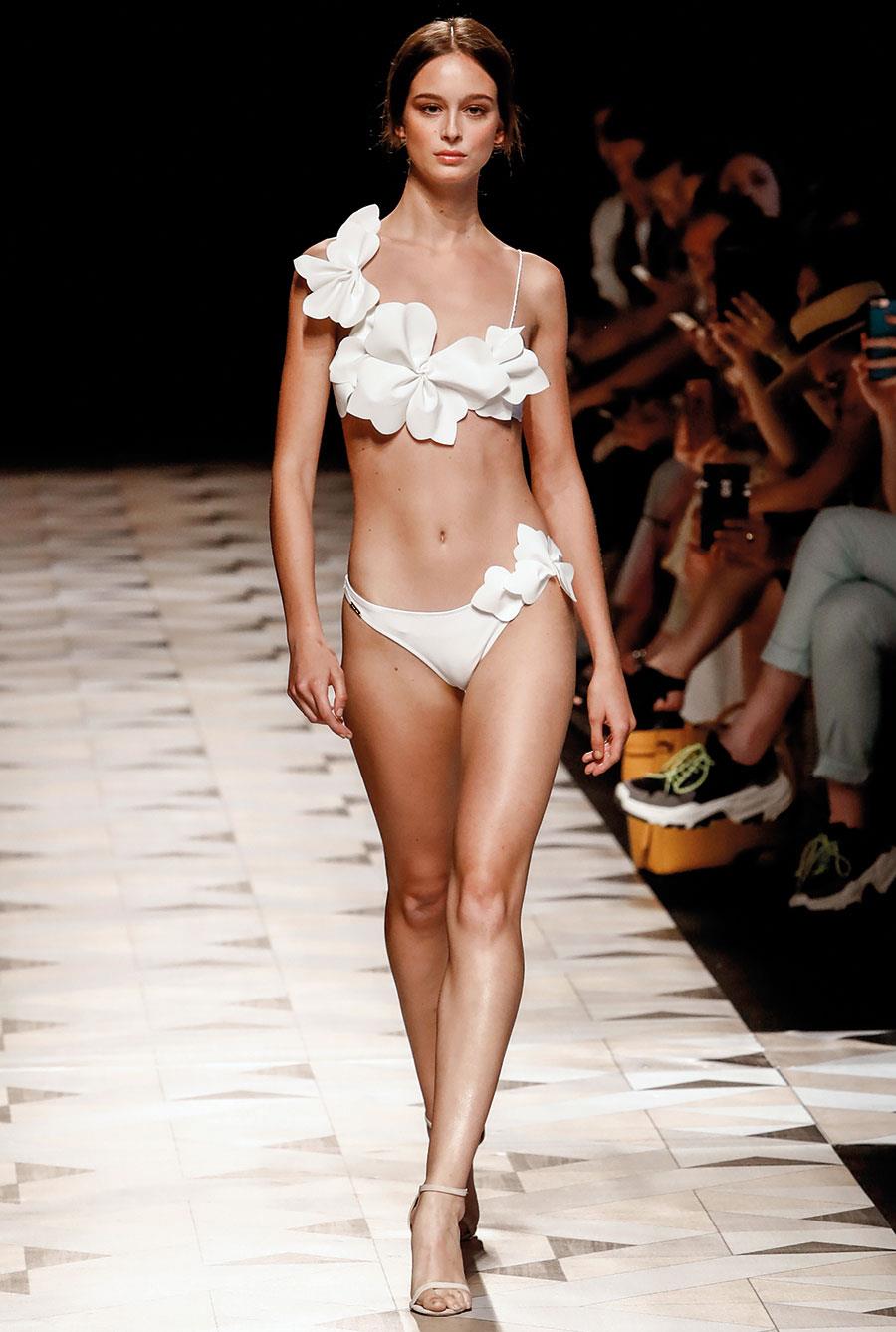 moda-bikinis-banadores-verano-2020-15