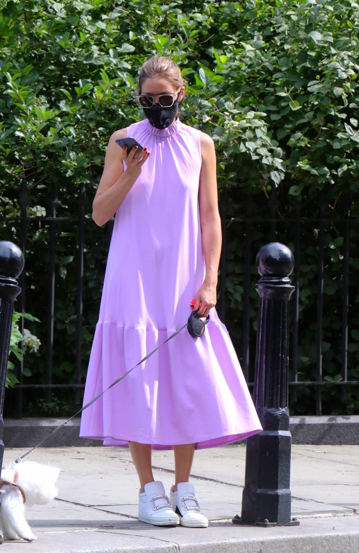 Olivia Palermo con vestido lila