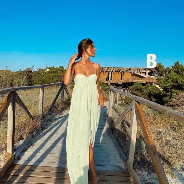 Mery Turiel conquista Instagram con un vestido largo de Mango (¡y es de rebajas!)
