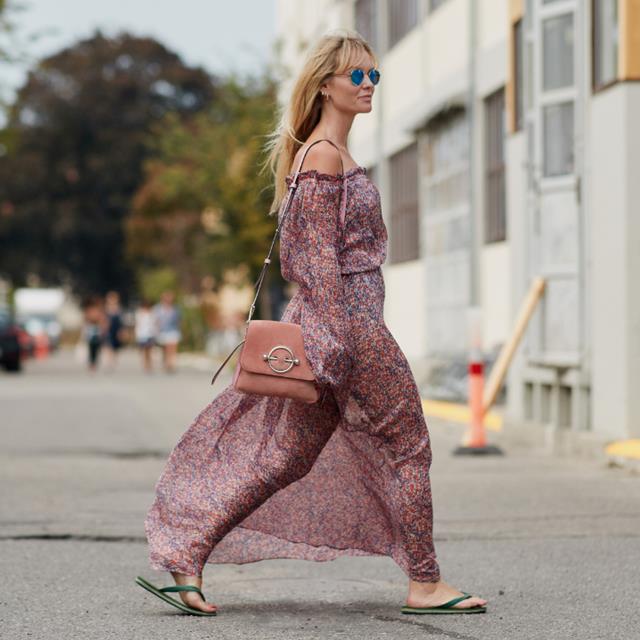 Los 15 vestidos largos que más favorecen vistos en las rebajas de verano de Zara, Mango y compañía