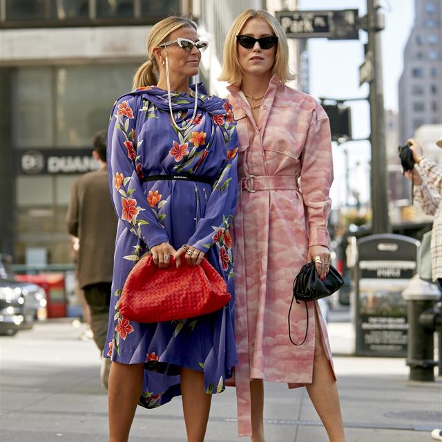 Los mejores looks de mujeres de más de 40 años con ropa 'low cost' de Zara y H&M (edición otoño 2020)