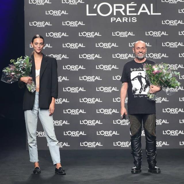 Juan Carlos Mesa, de Ángel Schlesser y Neus Bermejo ganan el premio L' Oréal Paris a la mejor colección y la mejor modelo