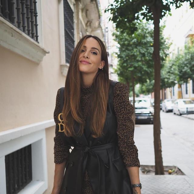 Rocío Osorno lleva un look básico con prendas de Zara, Mango y H&M