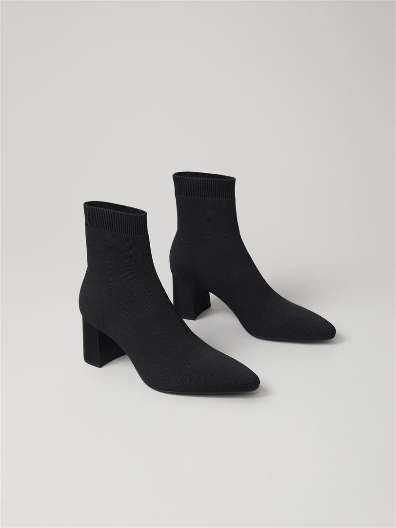 botines-negros-calcetín-de-lefties