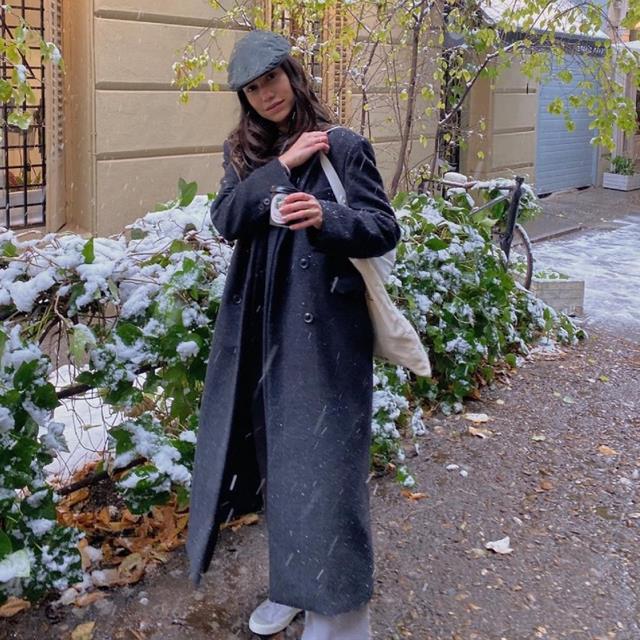 El plumas de Melissa Villarreal y las botas de nieve más deseadas del momento