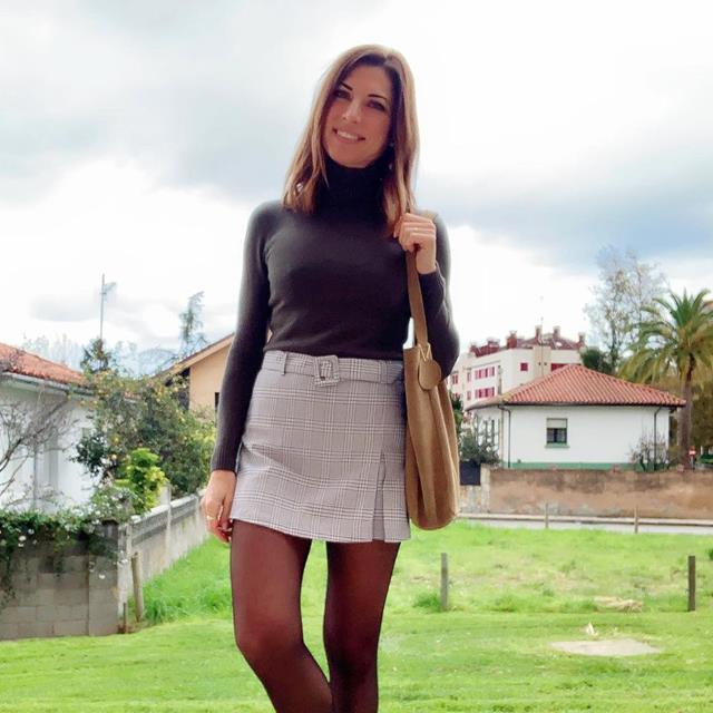 Isabel Llano nos descubre la blazer de Zara (y de nueva colección) que mejor queda con ‘leggings’ de Calzedonia
